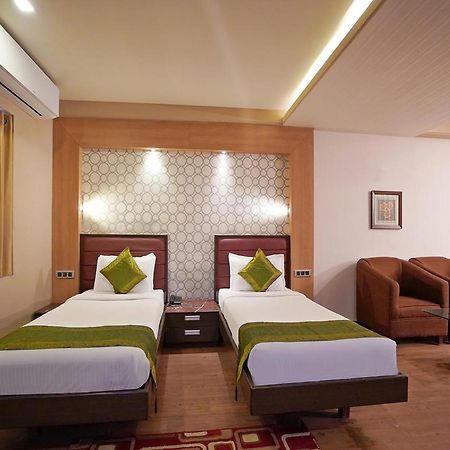 Gold Coast Beach Resort Пури Екстериор снимка