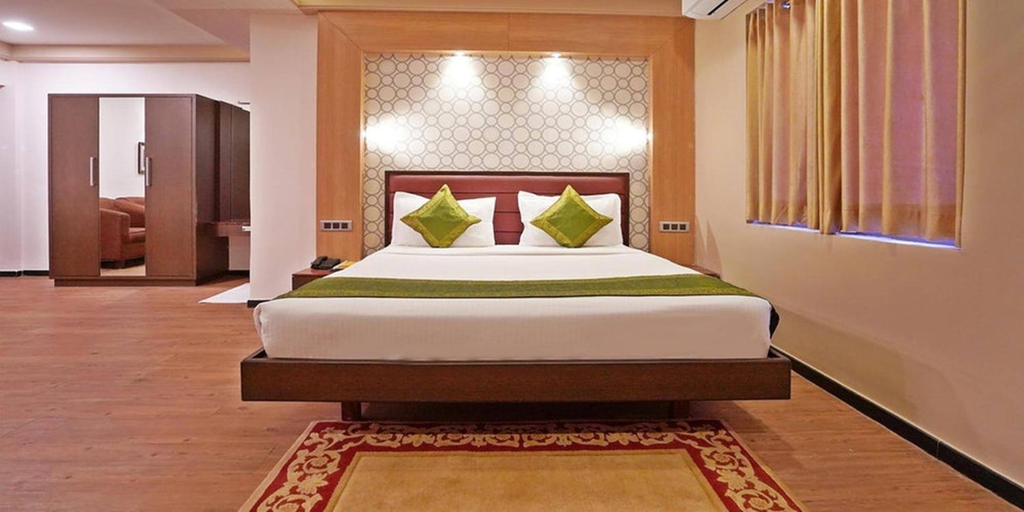 Gold Coast Beach Resort Пури Екстериор снимка