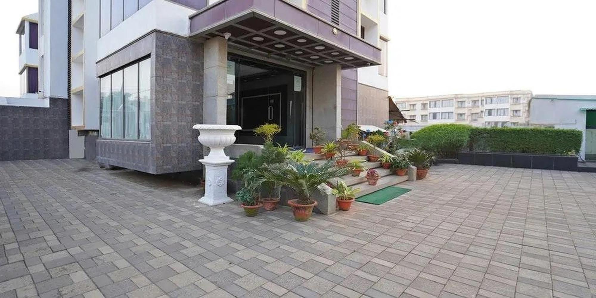 Gold Coast Beach Resort Пури Екстериор снимка