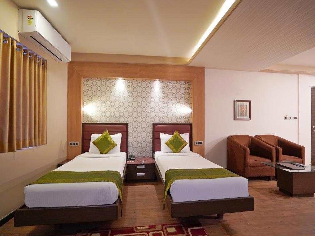 Gold Coast Beach Resort Пури Екстериор снимка